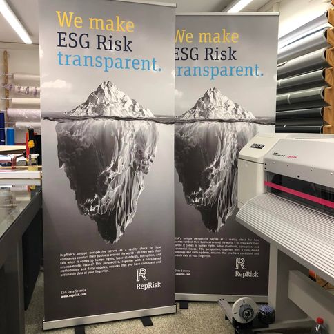 Roll Up Banner Pull Up Banners RollUp Retractable Banners Zug Zurich (